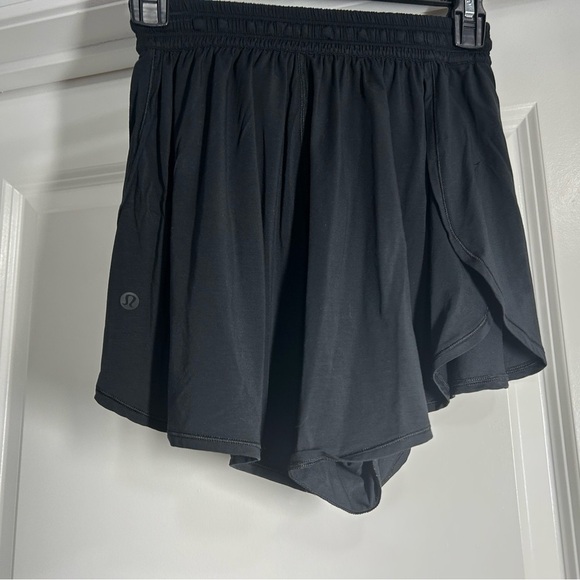 Lululemon Modal HR Relaxed Fit Lounge Short 3.5"-Black-Size 4 - Picture 4 of 5